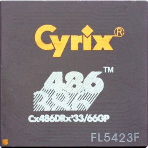 Cyrix je upošteval strategijo sledilca. Njegovi procesorji so bili cenejši od  konkurentov, a so za svojo ceno še vedno ponudili veliko zmogljivosti. S stališča nadgradenj računalnikov pa so bili praktično idealna izbira.